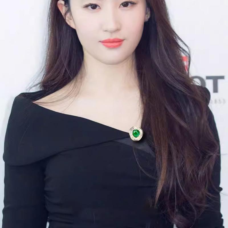 High-end Emerald Brooch, Women's Exquisite Anti-glare V-neck Button, New Dress Fixing Pin