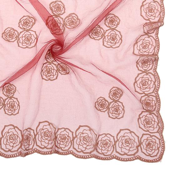 Платок на голову квадратный шарф с кружевной вышивкой розовые элементы мягкая ткань кружево головной убор акцент одежды