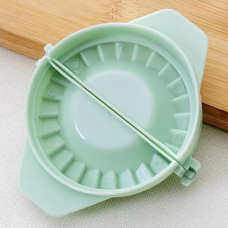 DIY Plastic Dumpling Mold Dough Press Gadgets for Cooking Dumplings Easily Gadget Tools Set Kitchen Gadgets