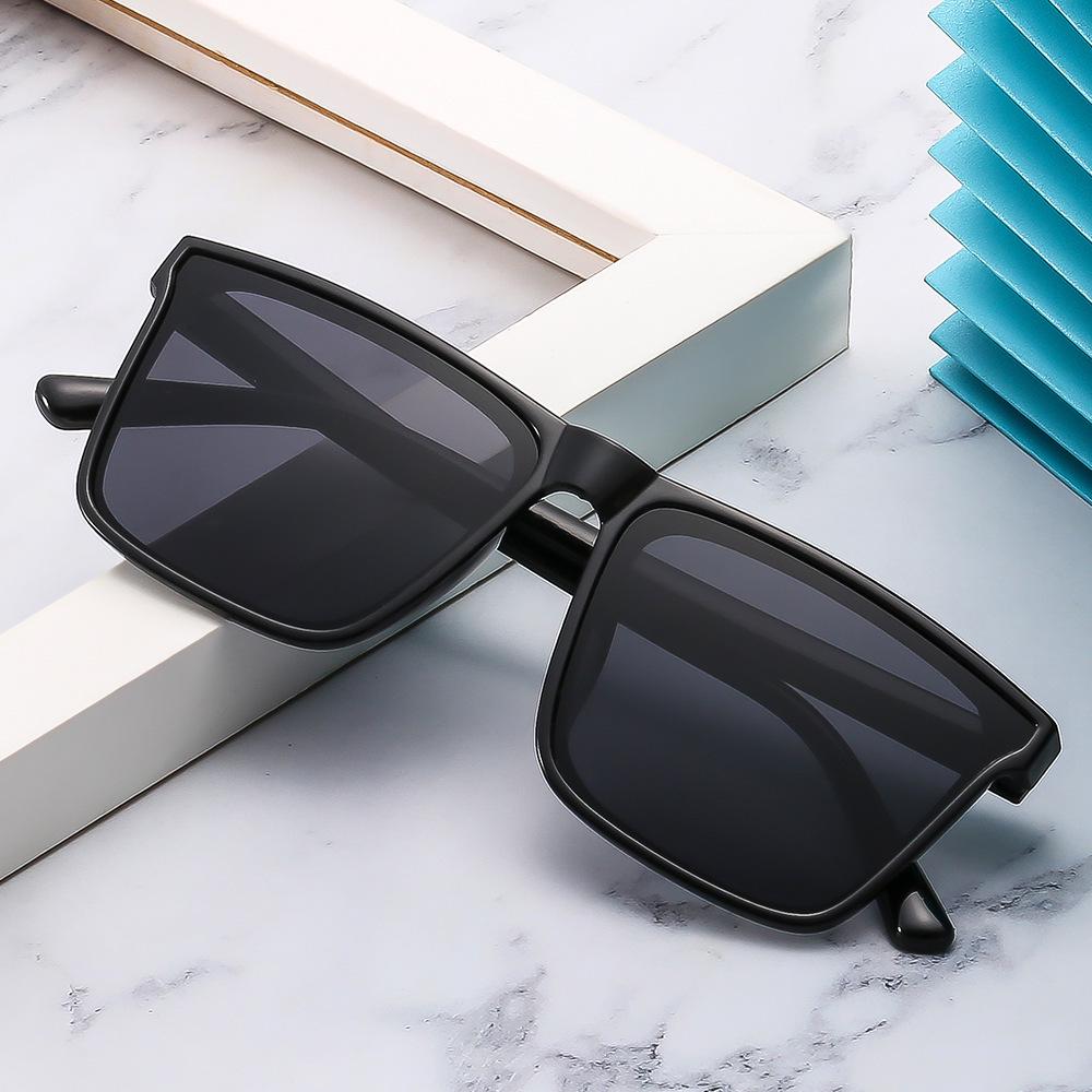 2023 Trendy Unisex Slimming Sunglasses: Versatile Fashionable Large Frame Vacation Eyewear