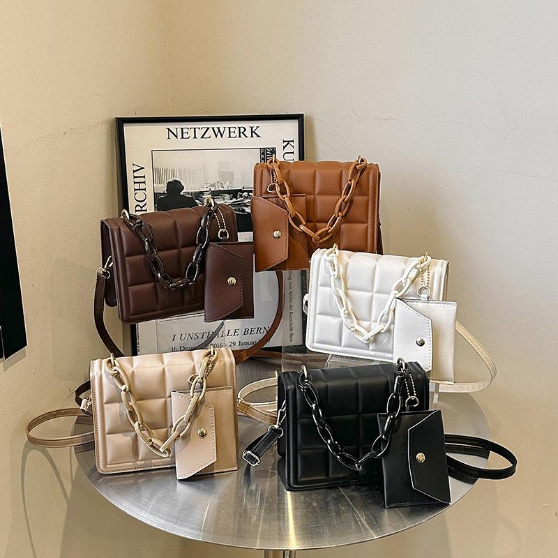 2024 новая женская сумка, однотонная маленькая квадратная сумка в иностранном стиле, новая простая сумка на цепочке, модная сумка через плечо