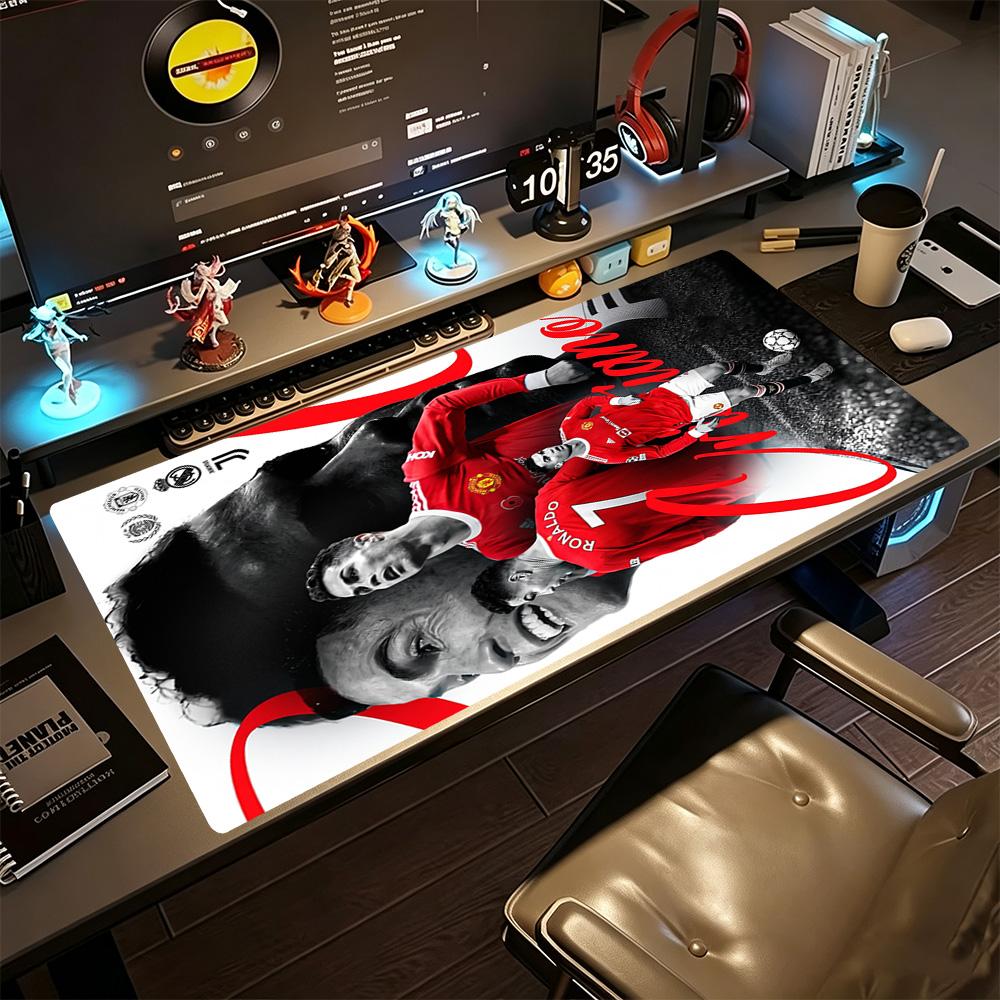 Ronaldo's Celebration Moment Gaming Mouse Pad Desk Mouse Pad Computer Desk Keyboard Mat Non-Slip Rubber Base Computer Decor Item Office Use