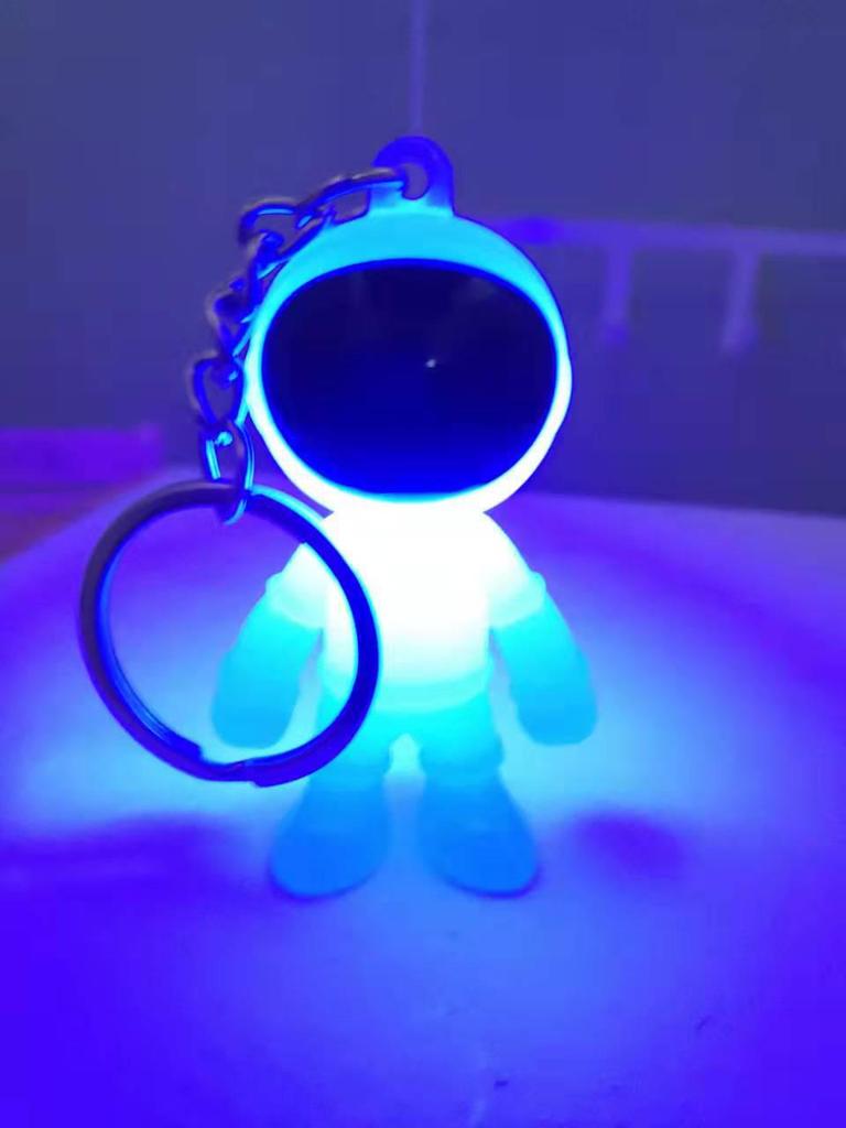 Trendy 3D Astronaut Keychain Pendant for Bags & Clothing