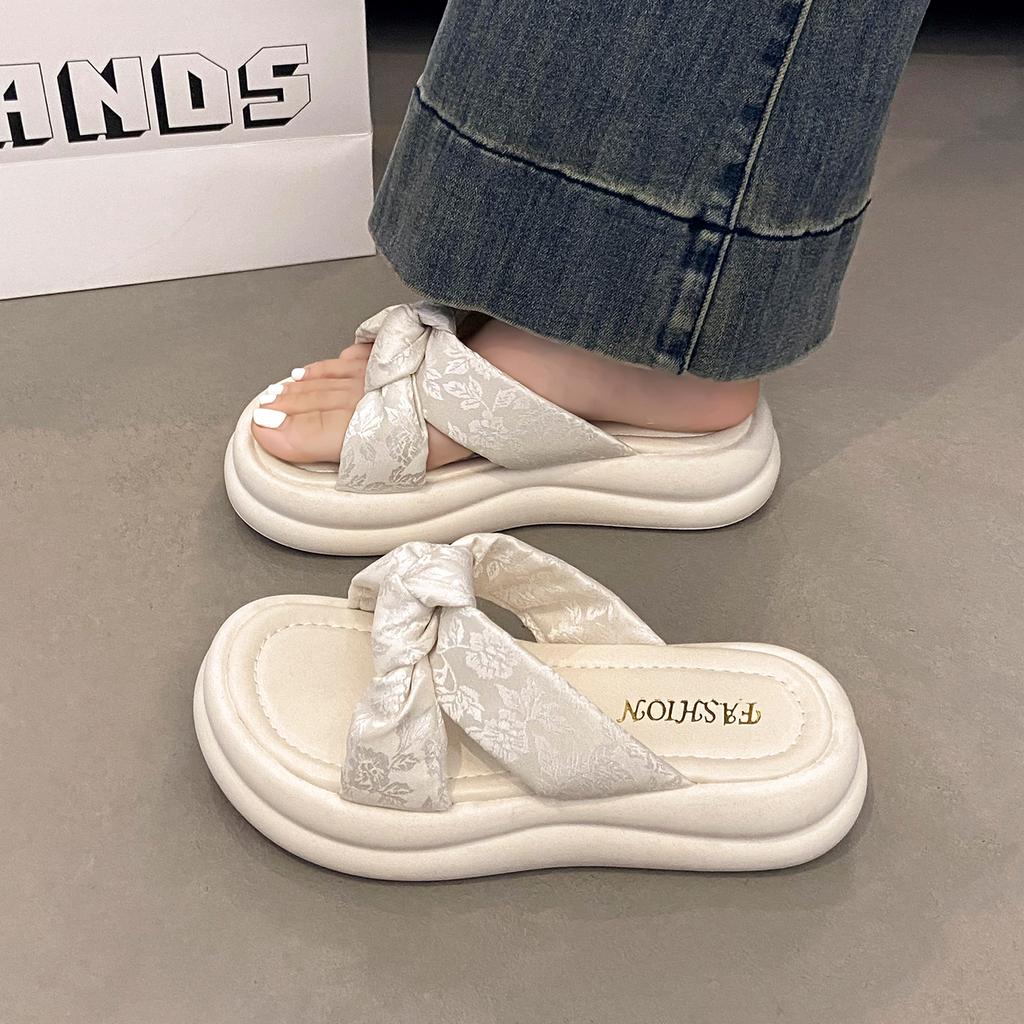 Fashion Slippers Women Summer Luxury Slides Sliders Shoes Pantofle Shale Female Beach Platform Designer Rubber 2025 Sabot Fashion