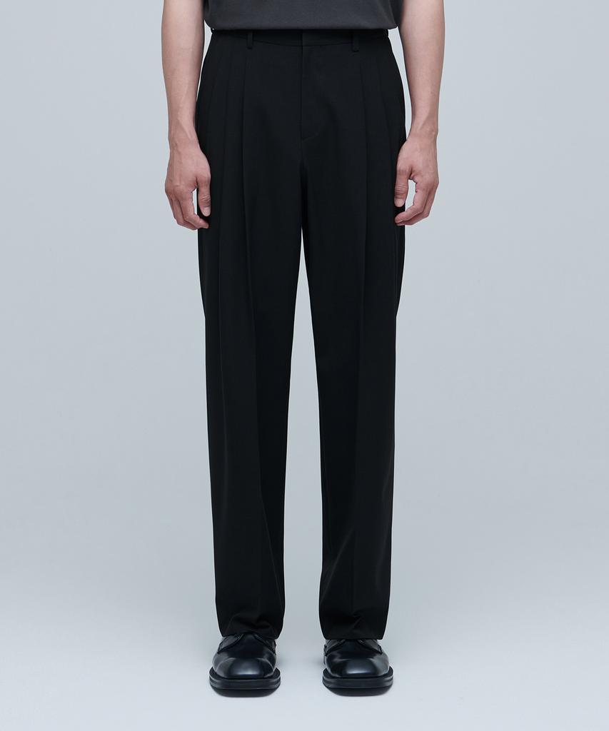 MUSINSA STANDARD Lightweight Three-Puck Semi-Balloon Slacks [Black]
