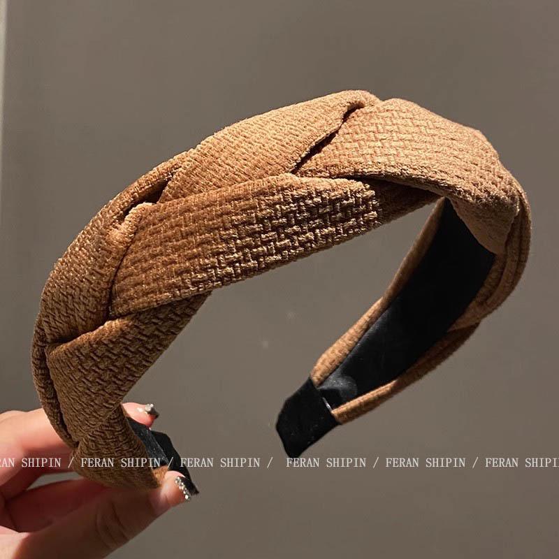 Women's Wide Edge White Sponge Headband - Stylish, Comfortable, Low-Pressure Hair Accessory