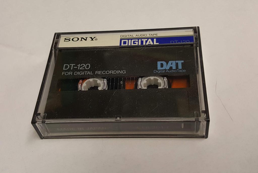 Sony Аудиокассета DAT 120 минут, одна штука (цифровая лента) ДТ-120РА