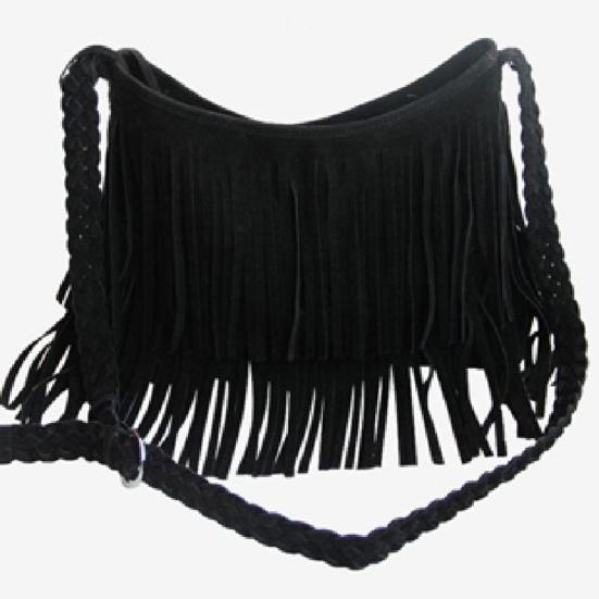 Women Tassel Shoulder Bag Large Capacity Retro Crossbody Bag Bohemian Fringe Messenger Bag for Daily Outings Work Travel