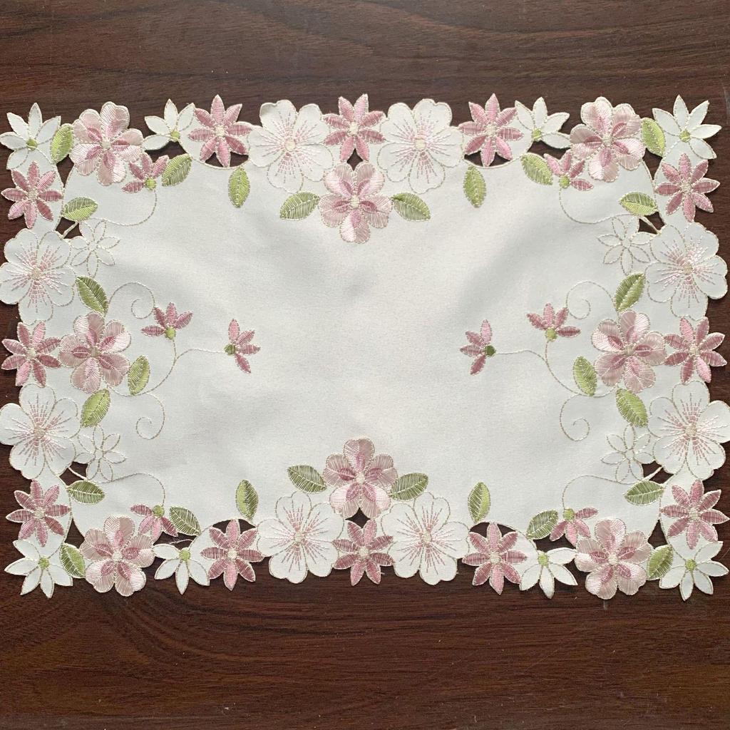 Polyester Floral Embroidery Table Mat - Western Style, Insulated & Hollow Design