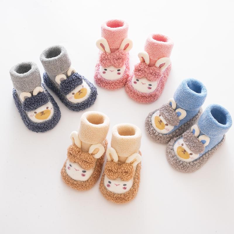 Зимние детские милые пушистые туфли-куклы в виде кролика для малышей, нескользящие толстые носки-петли, теплая уютная махровая обувь для первых шагов