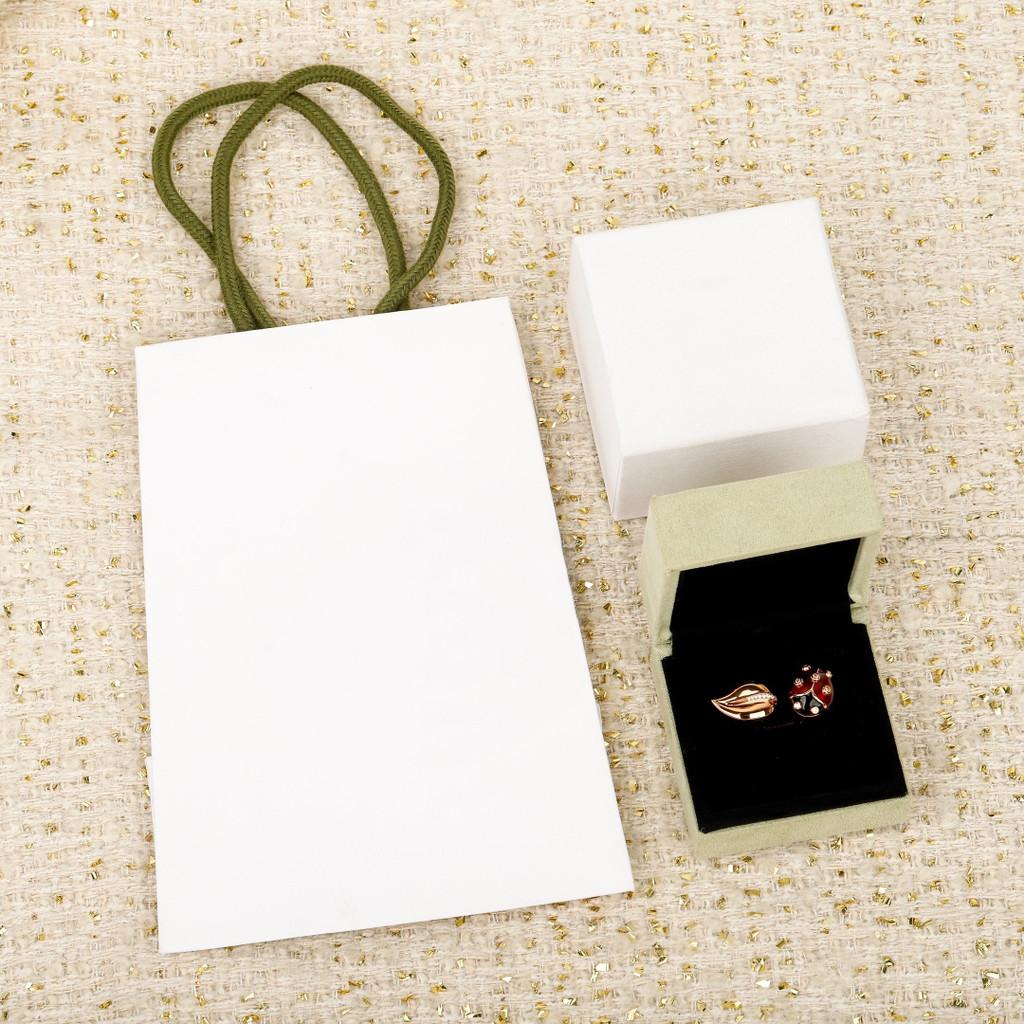 Кольцо Божья коровка Цветок Изготовлено из розового золота, сердолика и оникса Женские украшения Новый повседневный наряд Тема Возрождения всего