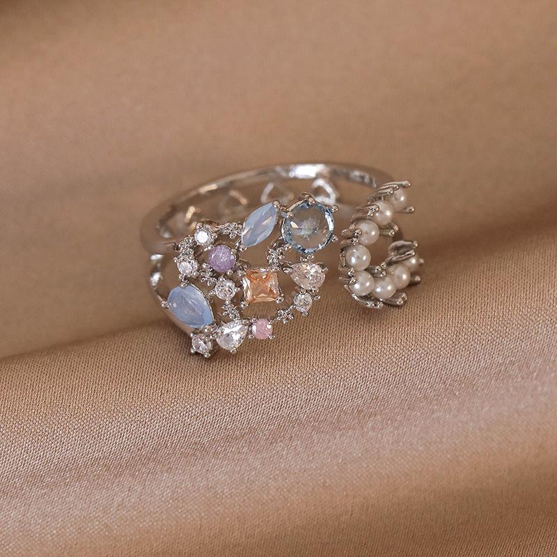 Элегантное регулируемое кольцо с жемчугом, цирконом и цветком