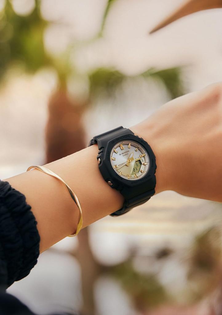 Часы Использует биопластик Черный x Золотой [Casio] G-Shock [] GMA-P2100SG-1AJF Женские