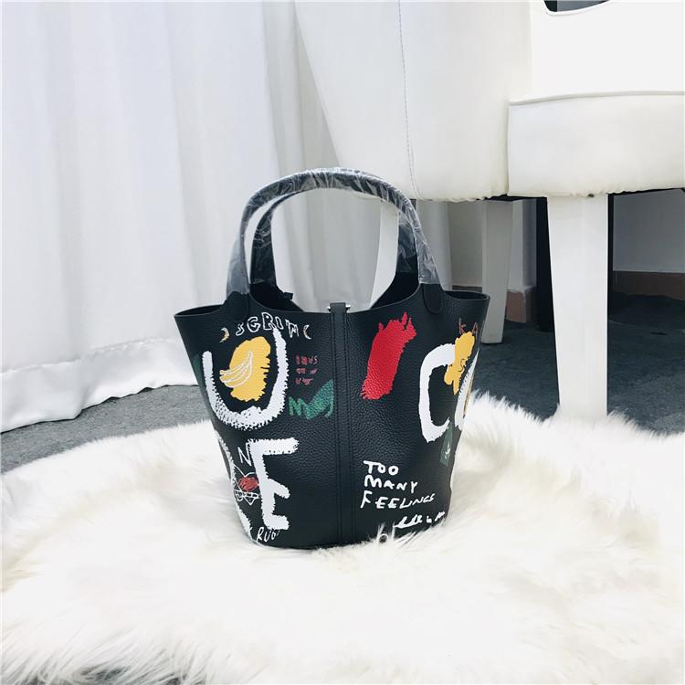 Instagram Influencer Little Tomato With The Same Letter Graffiti Vegetable Basket Tote Handbag Bucket Bag 2020 New Women's Bag