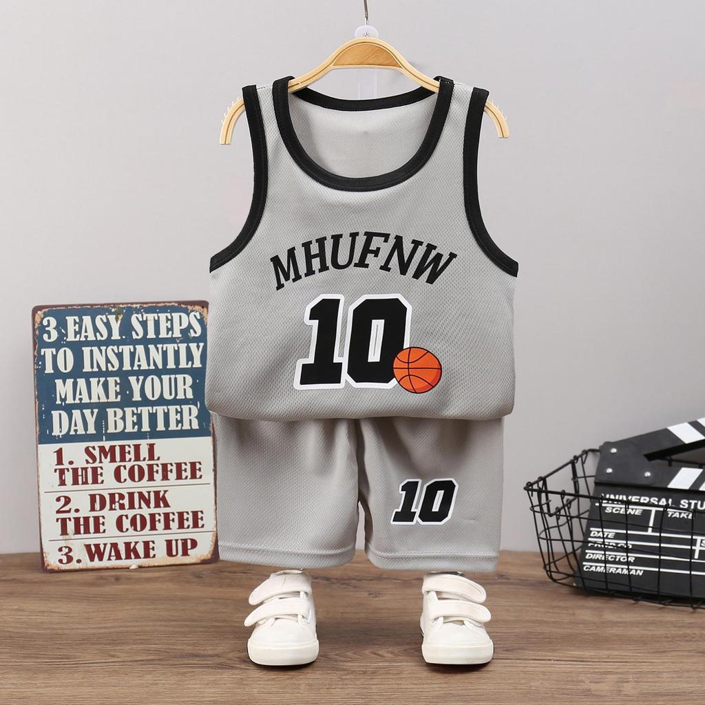 Детская летняя спортивная форма: Комплект быстросохнущей майки и шорт для мальчиков