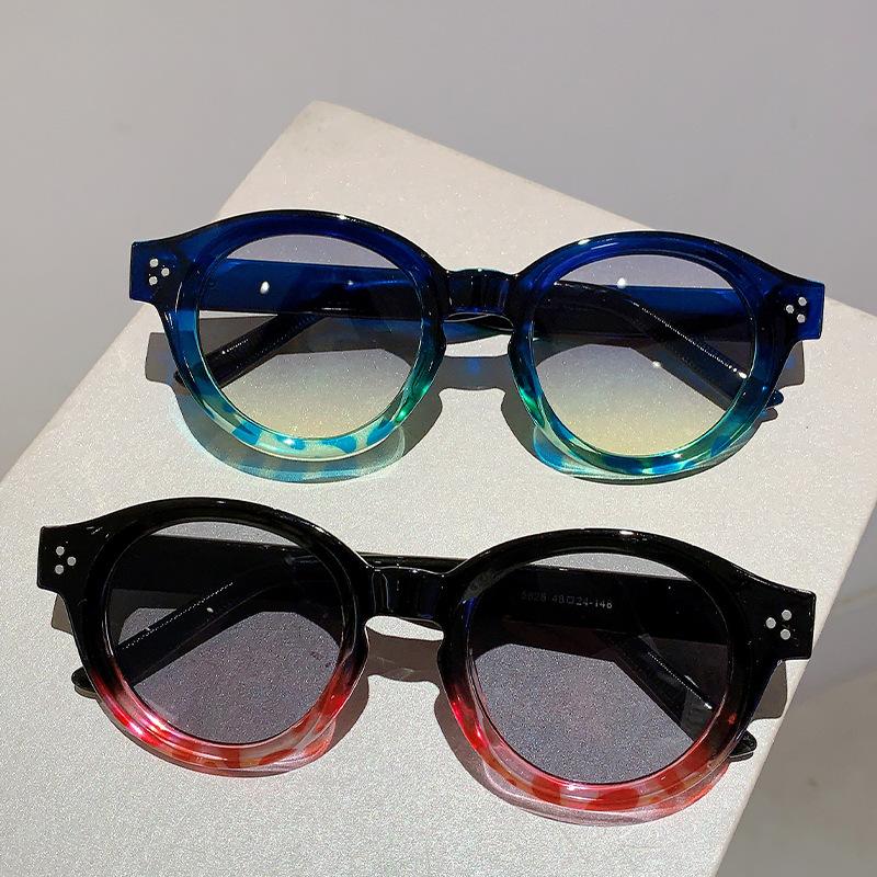 Винтажные круглые солнцезащитные очки двух цветов для женщин и мужчин, дизайнерский бренд класса люкс, солнцезащитные очки в стиле панк, популярные классические очки с заклепками