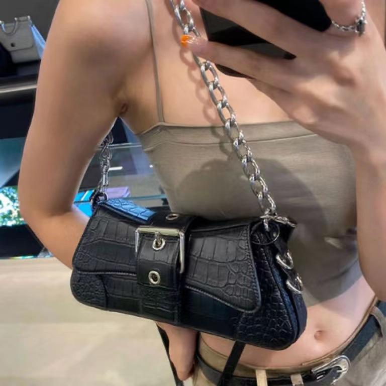 Bag Female Spice Girl Solid Color Niche Design Chain Portable Underarm Bag Crocodile Baguette Crossbody Bag