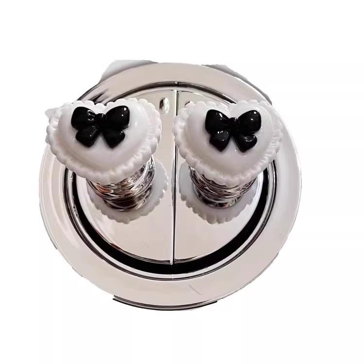 Универсальный подъемник крышки унитаза в виде цветка и приспособление для нажатия кнопки бачка для нейл-арта