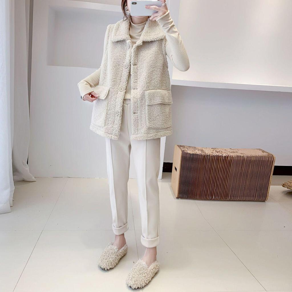 Пушистый и уютный жилет-кардиган из овечьей шерсти для женщин с карманами