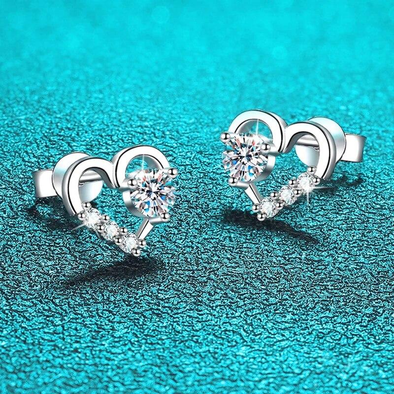 D Color 4mm Certified Heart Moissanite Stud Earrings for Women Classic Christmas Gift S925 Sterling Silver Ear Studs GRA