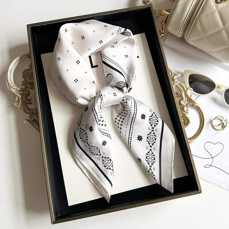 70 Silk Scarves, Small Square Scarves, Thin High-End Square Scarves, Fashionable And Versatile Scarves, Summer Sunscreen Scarves, Silk Scarves