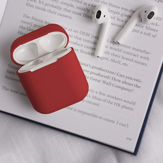 Противоударный мягкий силиконовый защитный чехол для наушников Apple AirPods