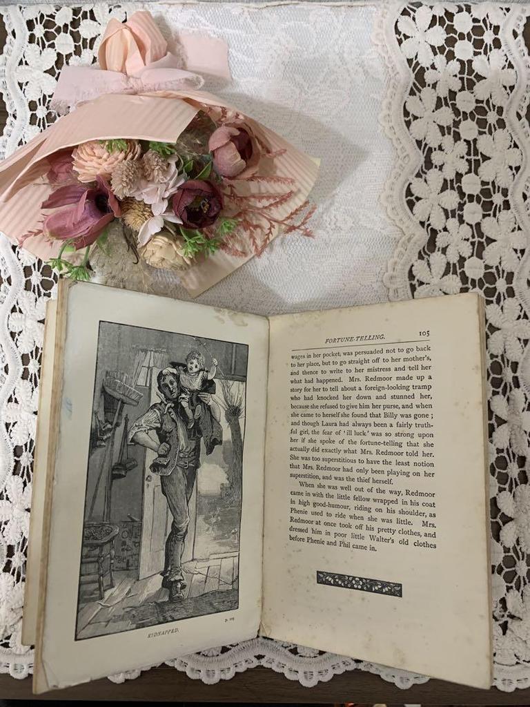 [Б/У] Антикварная британская книга «Героиня корзинной повозки»