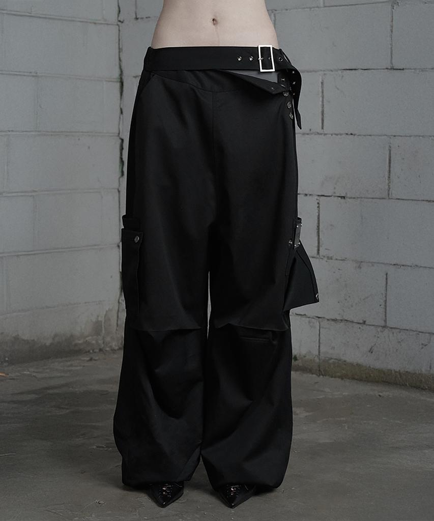 ETRE AU SOMMET Belted Two-Pocket Cutline Oversized Pants (Black)