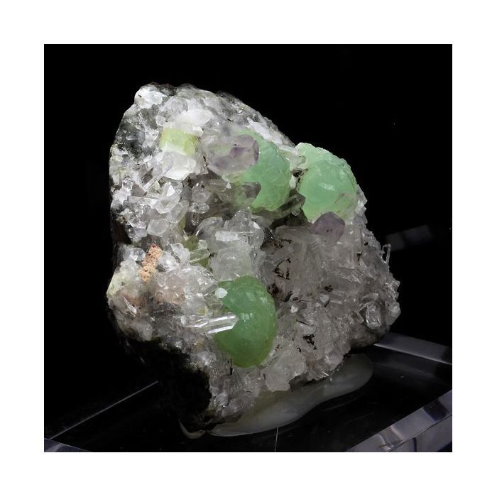 Pierres et Minéraux. Prehnite, Calcite, Quartz. 1369.5 ct. Goboboseb Mts, Brandberg, Namibie.