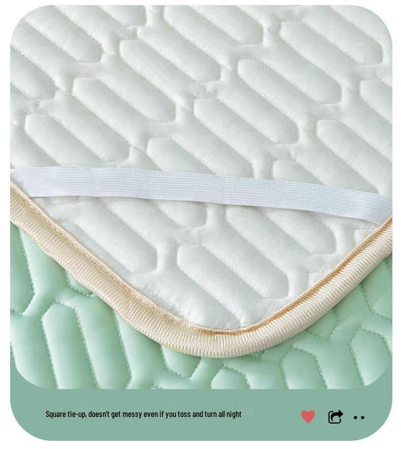 Summer Ice Silk Cool Mat Set: Soft Three-Piece Latex Mattress Cool Pad for Dorm Beds