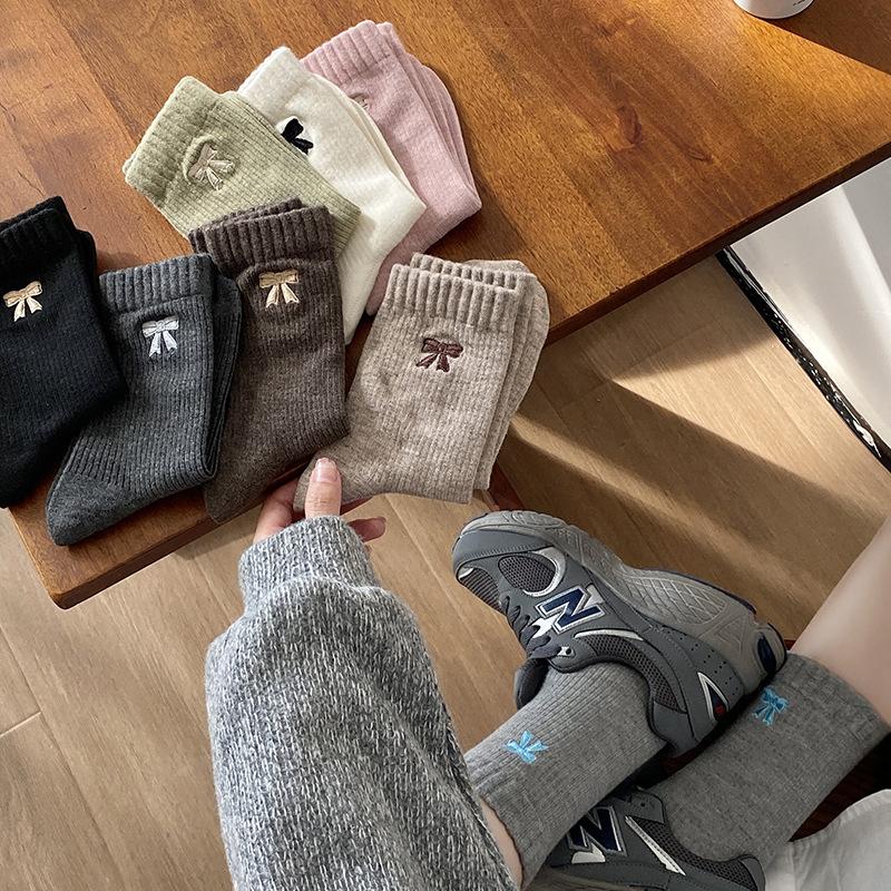 Maillard Socks Mid-Tube Socks Cotton Socks Warm Bow Embroidery Spring And Autumn Thickened Stacking Stockings