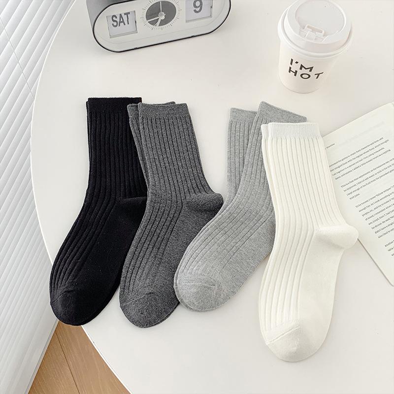 Women Spring and Autumn Pure Color Simple Sweat Absorbent Breathable Cotton Socks