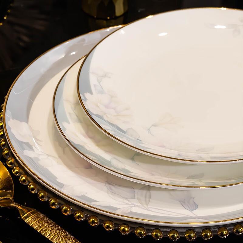 Керамическая неглубокая тарелка Цзиндэчжэнь Цинь Юнь