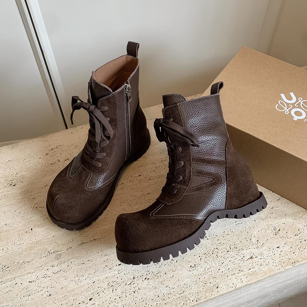 Британский стиль модные универсальные ботинки Мартина на шнуровке 2025 осень и зима новые круглый носок плоская подошва с внутренней платформой маленькие короткие ботинки женские