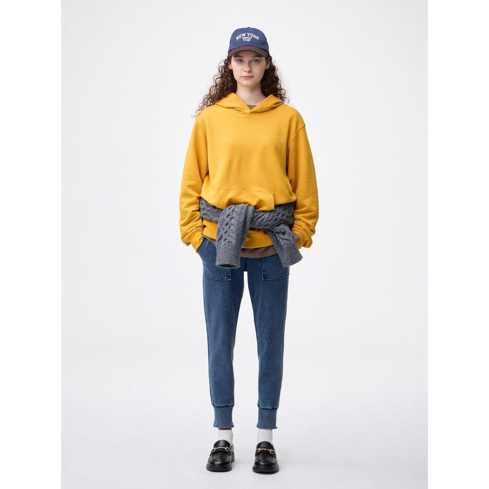 GU by Uniqlo Модель толстовки с капюшоном