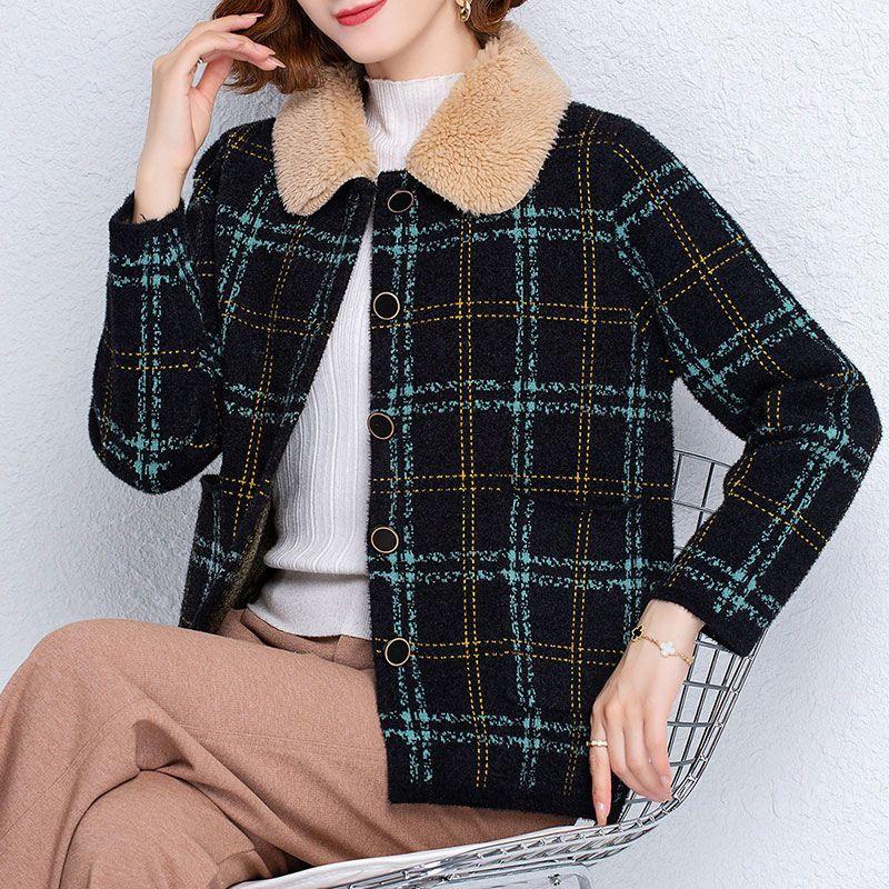 Winter Short Thickened Coat with Turn-Collar Plaid Shawl and Woolen Outerwear