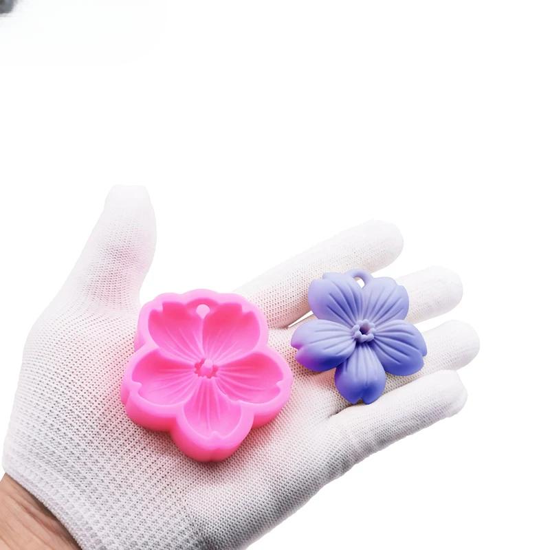 Five Petal Flower Resin Clay Aroma Keychain Pendant Mold DIYCherry Blossom Accessories Silicone Mould Chocolates Cake Decorating
