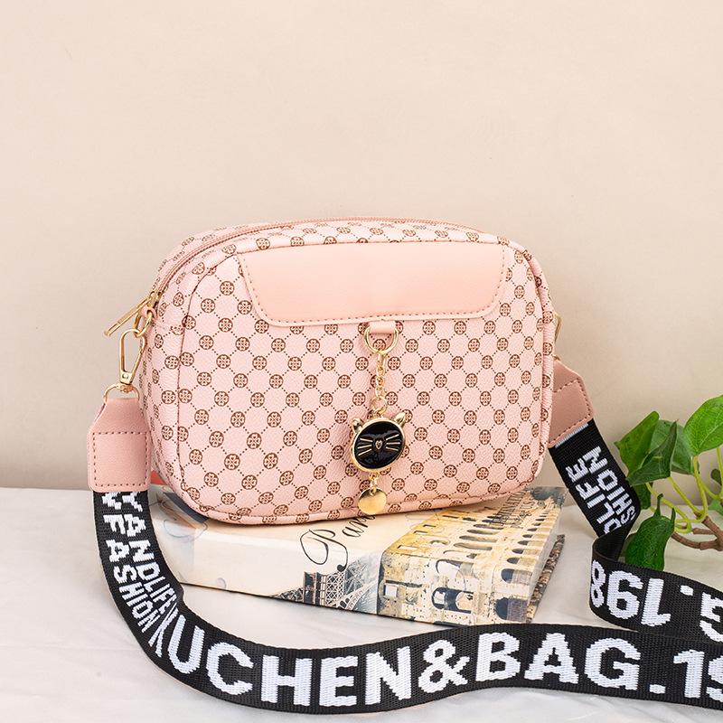 Cozy Up Women's Crossbody Bag Single Shoulder Personalized Decoration Versatile Contrast Camera Bag