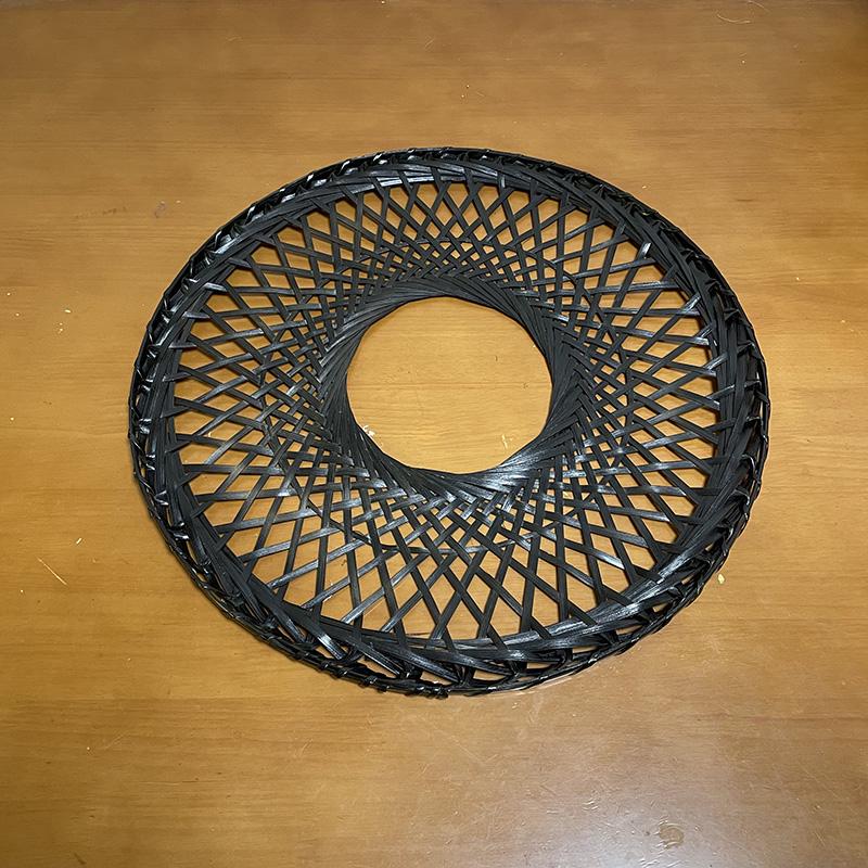 Коническая шляпа, сплетенная вручную из бамбука: Настенное искусство и аксессуар для танца в стиле древнего уся