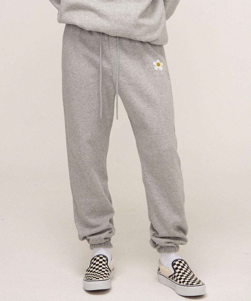 GRAVER [Unisex] Flower Dot Embroidered Sweat Jogger Pants_Gray