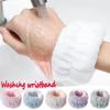 Браслет для мытья, мягкий фланелевой ремешок, многоразовое полотенце для макияжа, бархатное полотенце на запястье для девочек, эластичное полотенце для умывания лица