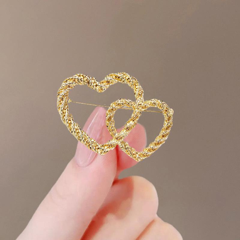 Summer Anti-Exposure Brooch: Fashionable and Luxurious Collar Pin for Women.