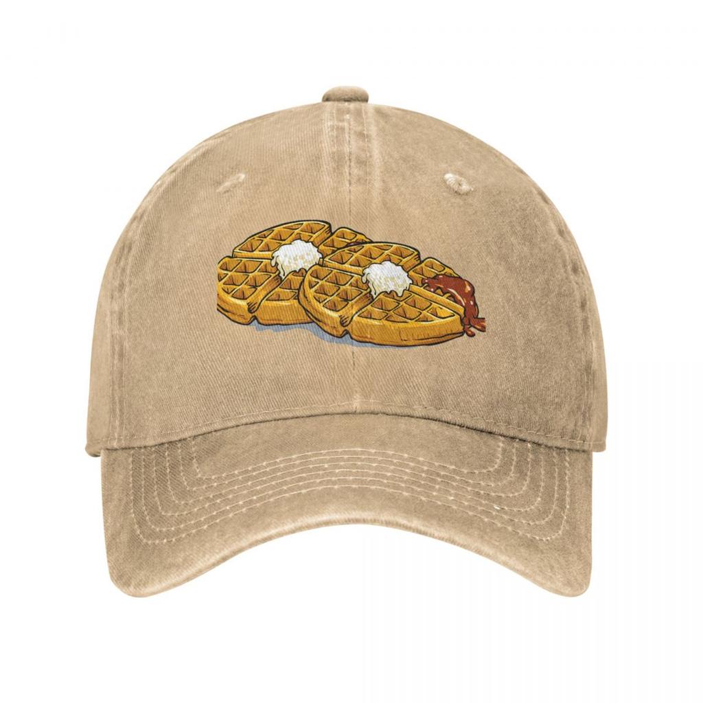 Бельгийская вафля с шоколадом, бельгийская вафля, плакат с домашней выпечкой, украшенный клубничным джемом и мятным листом. Бейсбольная кепка