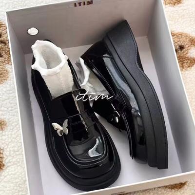 Весна 2024 года, новые модные универсальные туфли с металлическими бабочками в стиле ретро