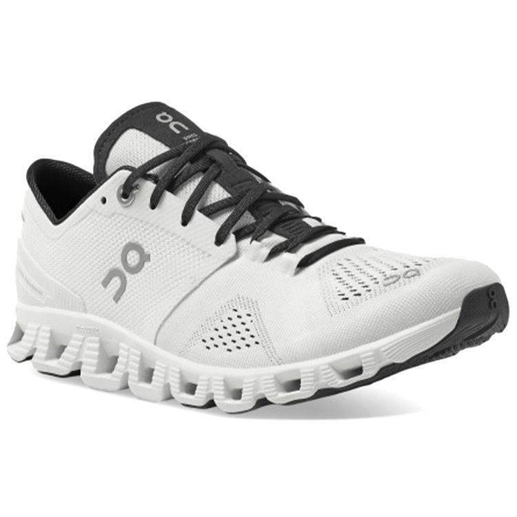 On Running Cloud X Белый Черный Женские 40.99702