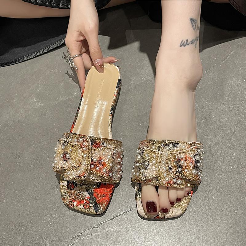 Женская обувь Тапочки для женщин Новый стиль Роскошные Жемчужные Стразы Массивный каблук Тапочки Летняя Женская обувь Босоножки с бантом-бабочкой