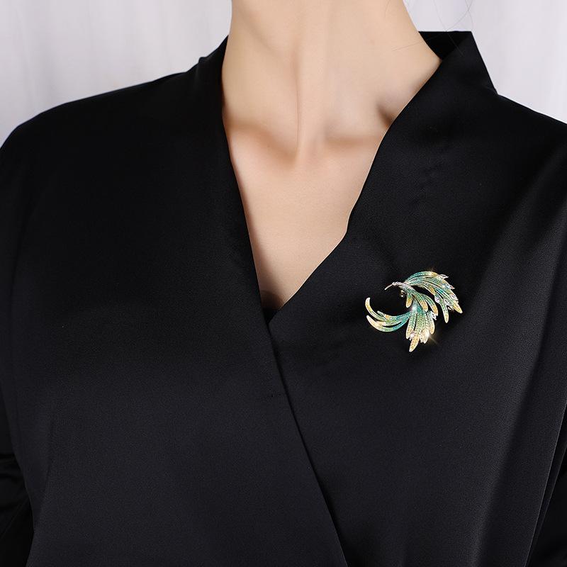 Senior Brooches Flower Leaf Brooch Pins for Women Suit Pendant Fashion Brooches Jewelry