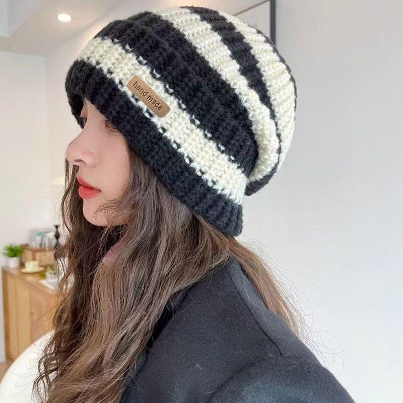 Women's Striped Wool Beanie - Oversized, Warm, Versatile Knitted Hat for Autumn and Winter
