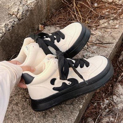 Хлопковые нишевые белые женские туфли высокой стоимости 2025 новая осенняя модная иностранная повседневная обувь для скейтборда