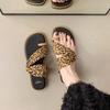 Набор летних шлепанцев с пальцами 2025 леопардовый принт плоская подошва тайский пляжный отдых супер универсальные в иностранном стиле шлепанцы с перемычкой для прохлады